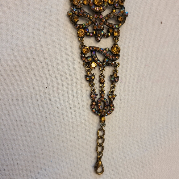 Rhinestone Vintage Inspired Bracelet in Bronze tones. - Picture 6 of 6